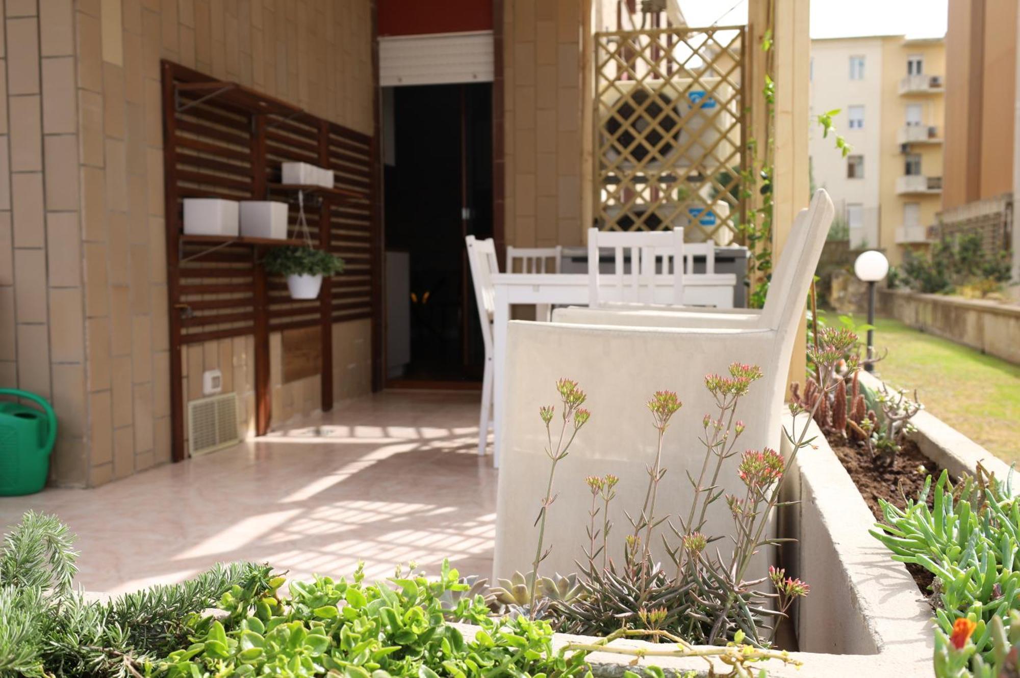 Appartement Jitaku Maine à Cagliari Extérieur photo